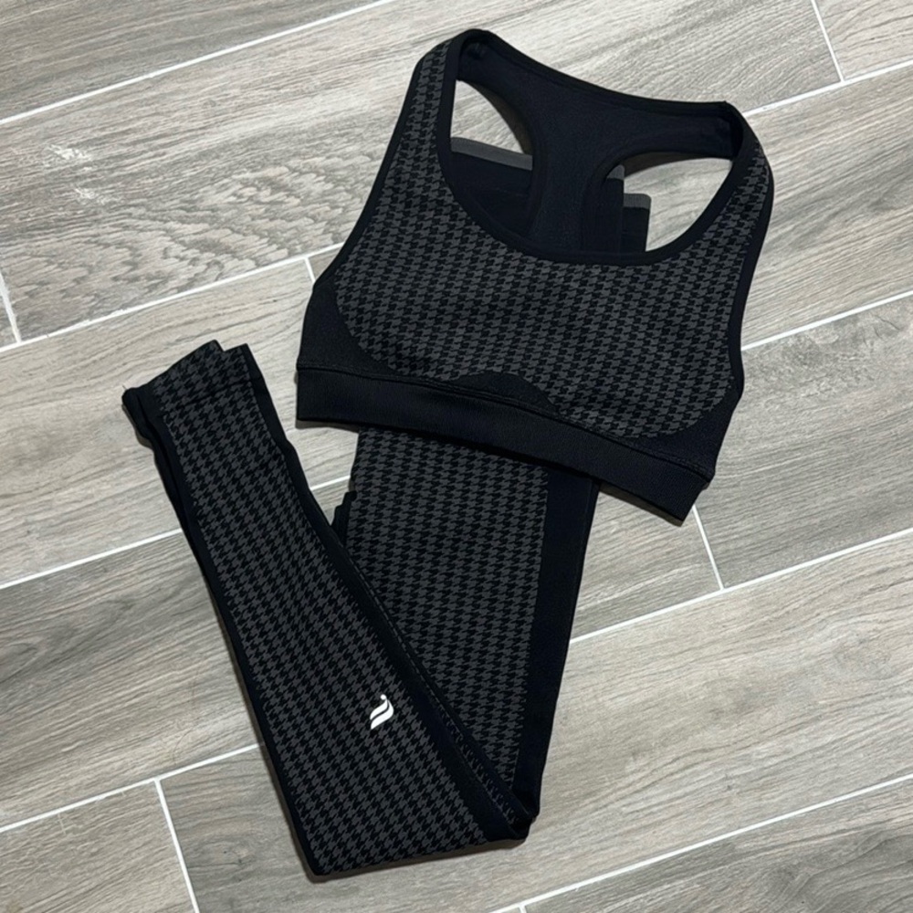 Fabletics Leggings and Top Set.